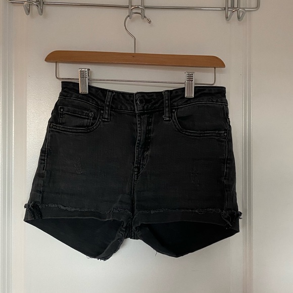 Women’s mid rise shorts - Picture 1 of 4